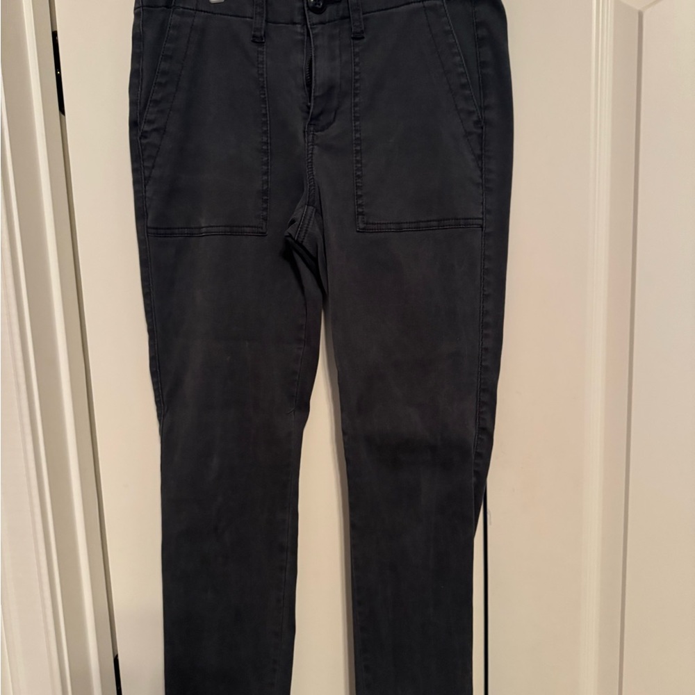 Chic Grey Trousers with Pockets